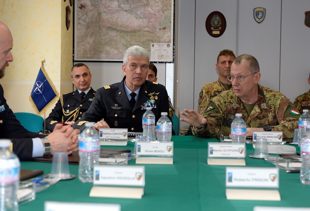 NRDC-ITA Commander receives the visit of  Air Marshal  Settimo Caputo,  Commander of the First Italian Aerial Region.