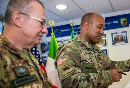 NRDC-ITA receives LANDCOM Commander visit