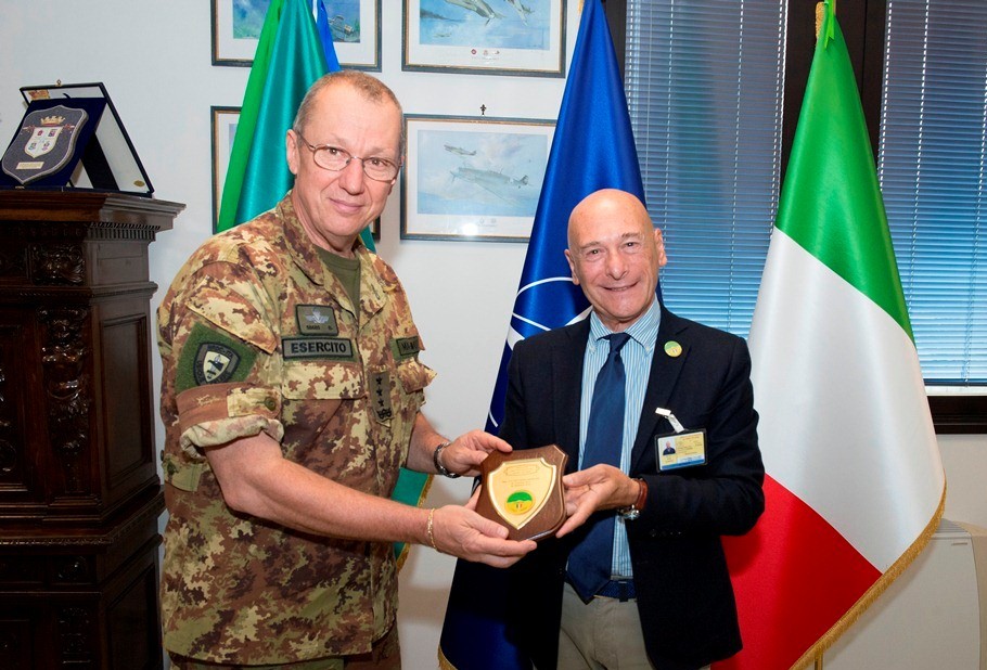 NRDC-ITA Commander awarded by Olona Valley's friends