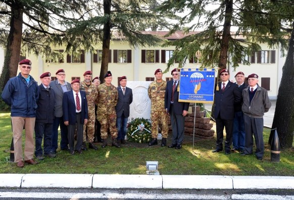 The Legnano branch of the Italian National Parachutists Association (ANPd’I) visits NRDC-ITA for a ceremony blessing their Labarum