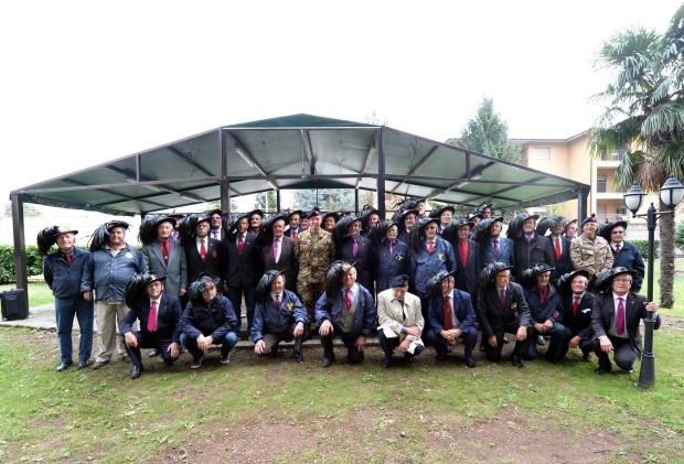 Inauguration war memorial to barracks Ugo Mara