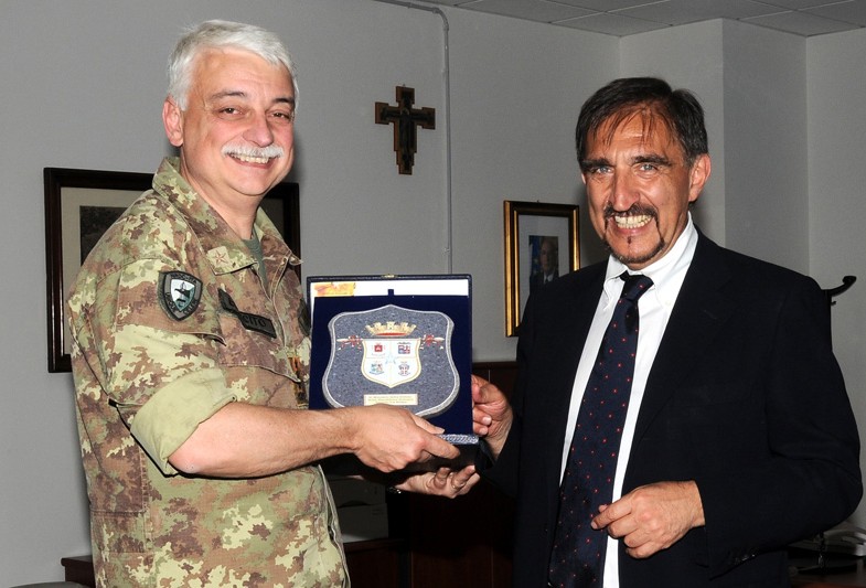 THE ITALIAN MINISTER OF DEFENSE VISITS NRDC-ITA