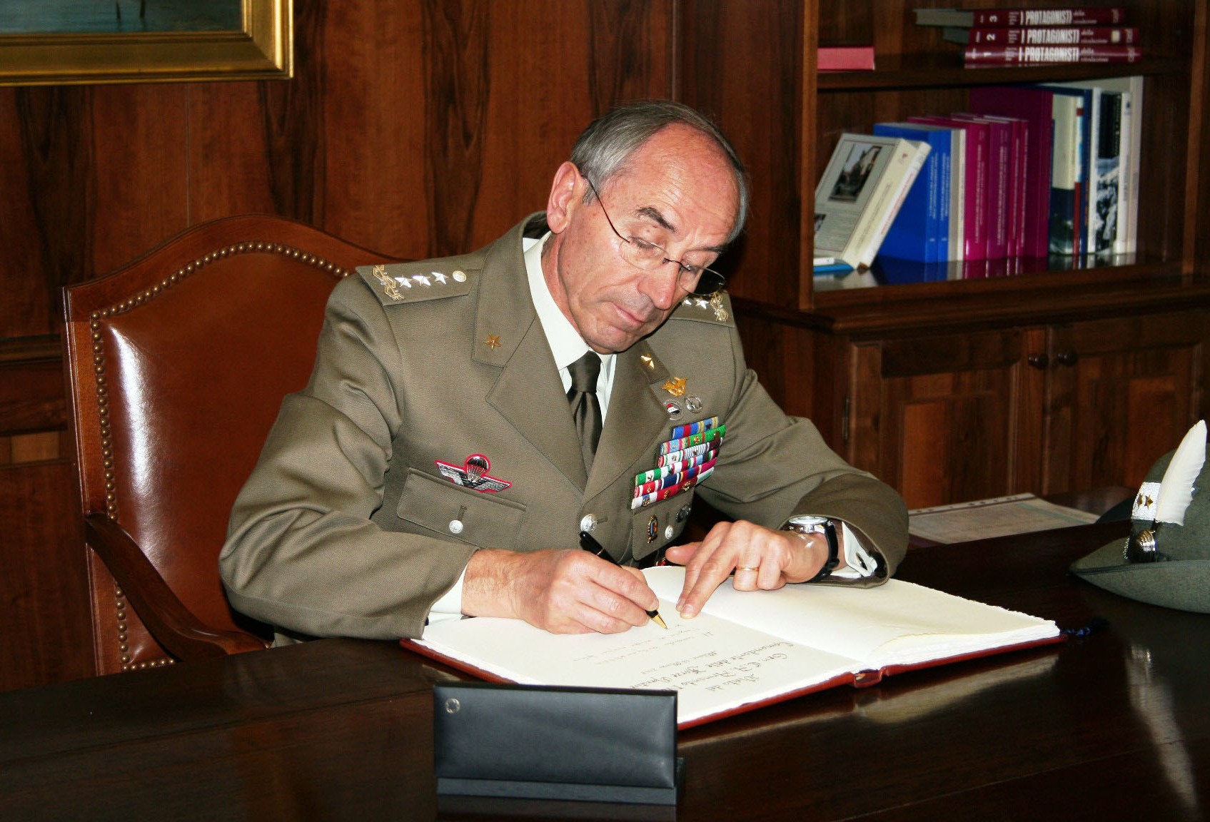 THE COMMANDER OF THE ITA OPERATIONAL LAND FORCES VISITS NRDC-ITA